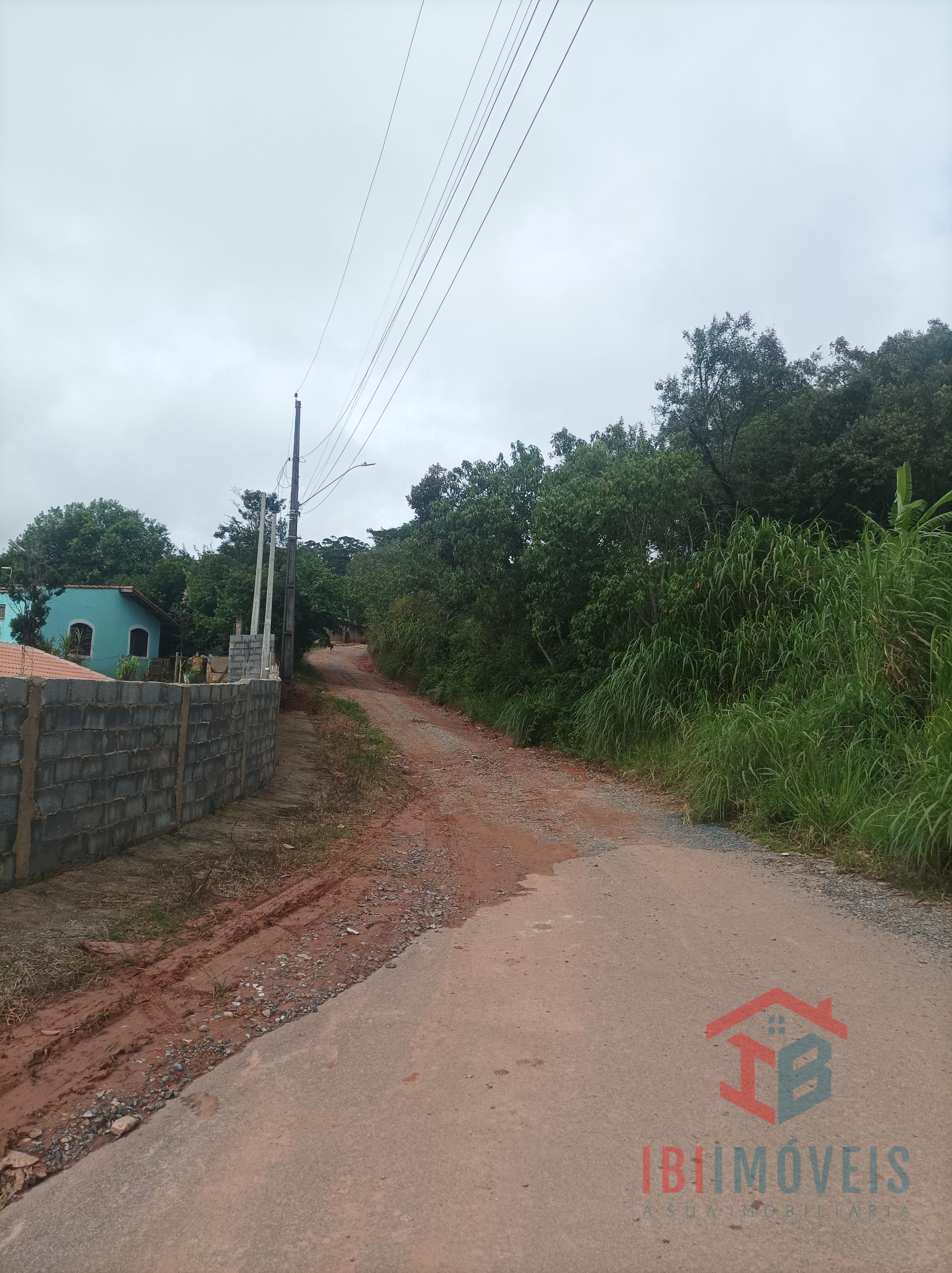 TERRENO COM 1.872 m , OPORTUNIDADE EM IBIÚNA 